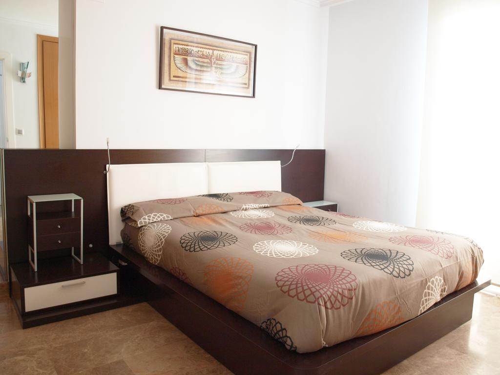 Ferienwohnung Apartup Opera Tower View Valencia Zimmer foto